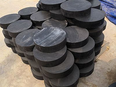 余干县板式橡胶支座由若干层橡胶片与薄钢板经加压硫化